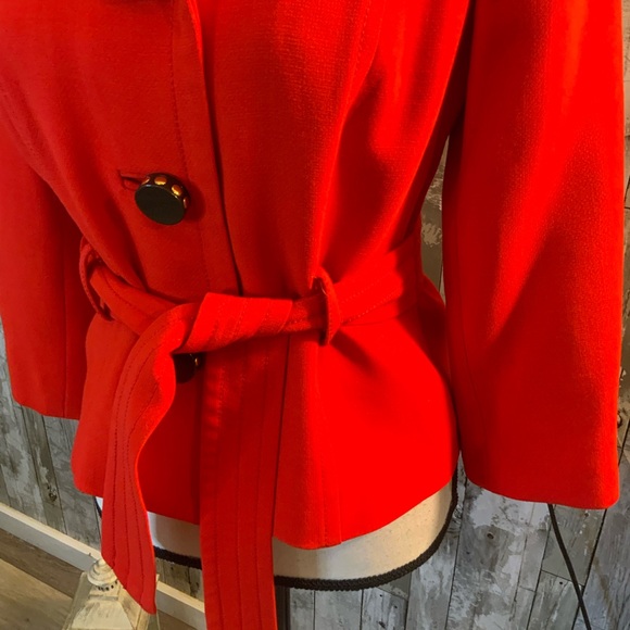 Lovely Milly wool short blazer with tie. Size 2 - Picture 3 of 6